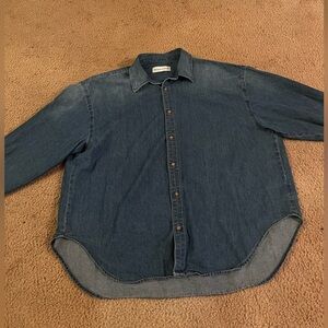 Aritzia Denim Forum 90’s oversized denim shirt. Size xl.